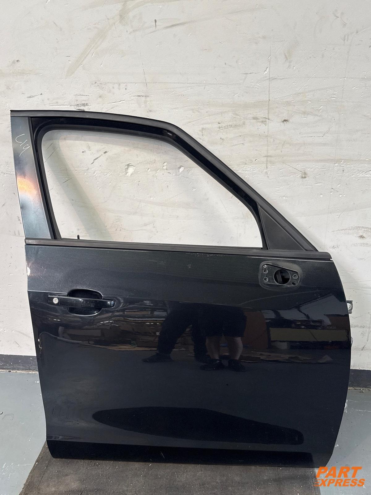 Puerta completa delantera derecha Opel Zafira Tourer Negro GAR Graphitschwarz 2011 -