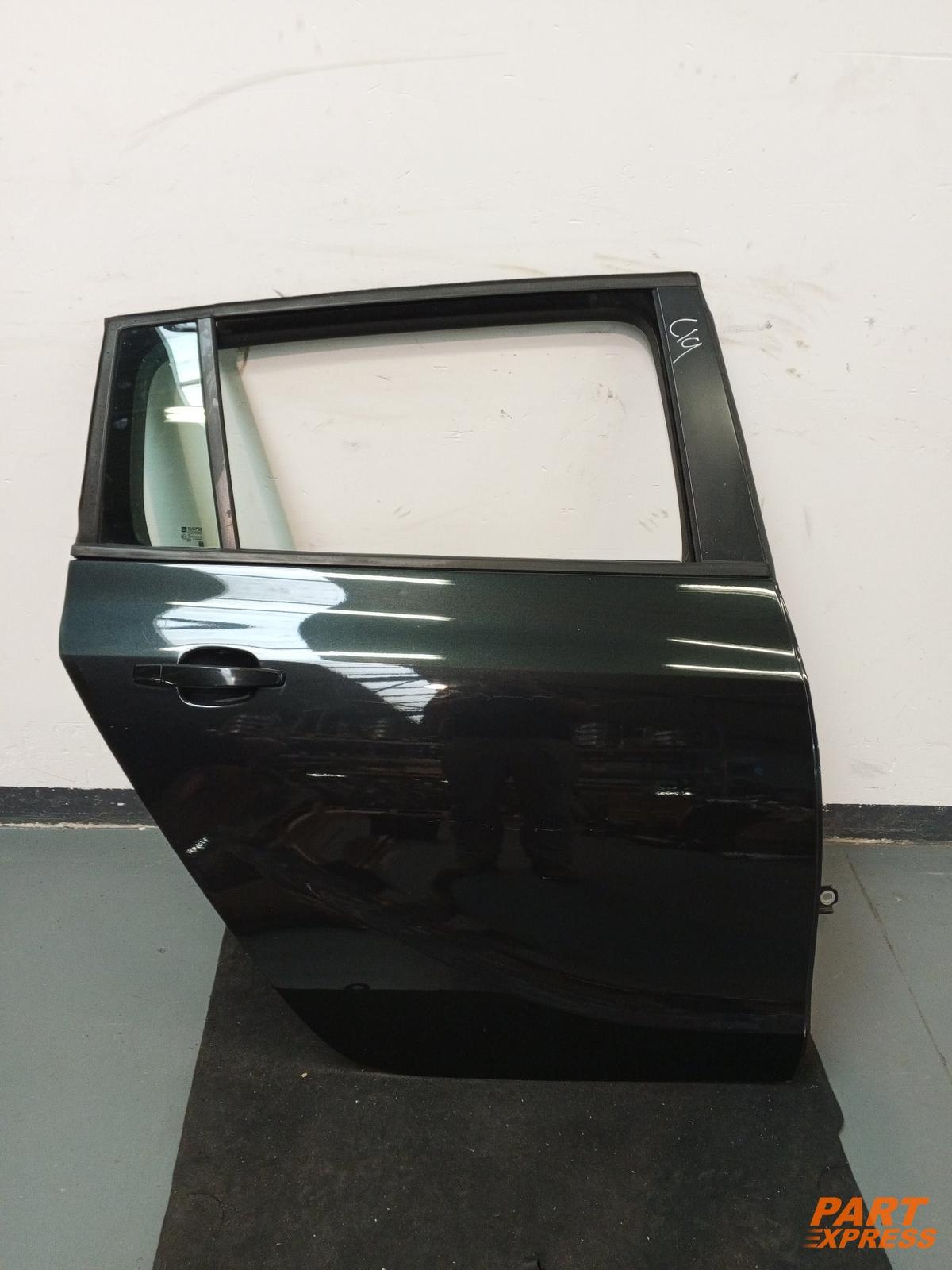 Tür komplett hinten rechts Opel Zafira Tourer Schwarz GAR Graphitschwarz 2011 - 