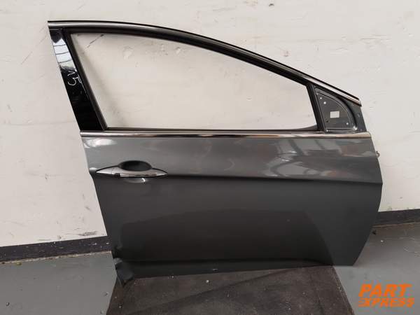 Tür komplett vorne rechts Hyundai i40 Kombi Silber Titanium Silver 2011 - 2019