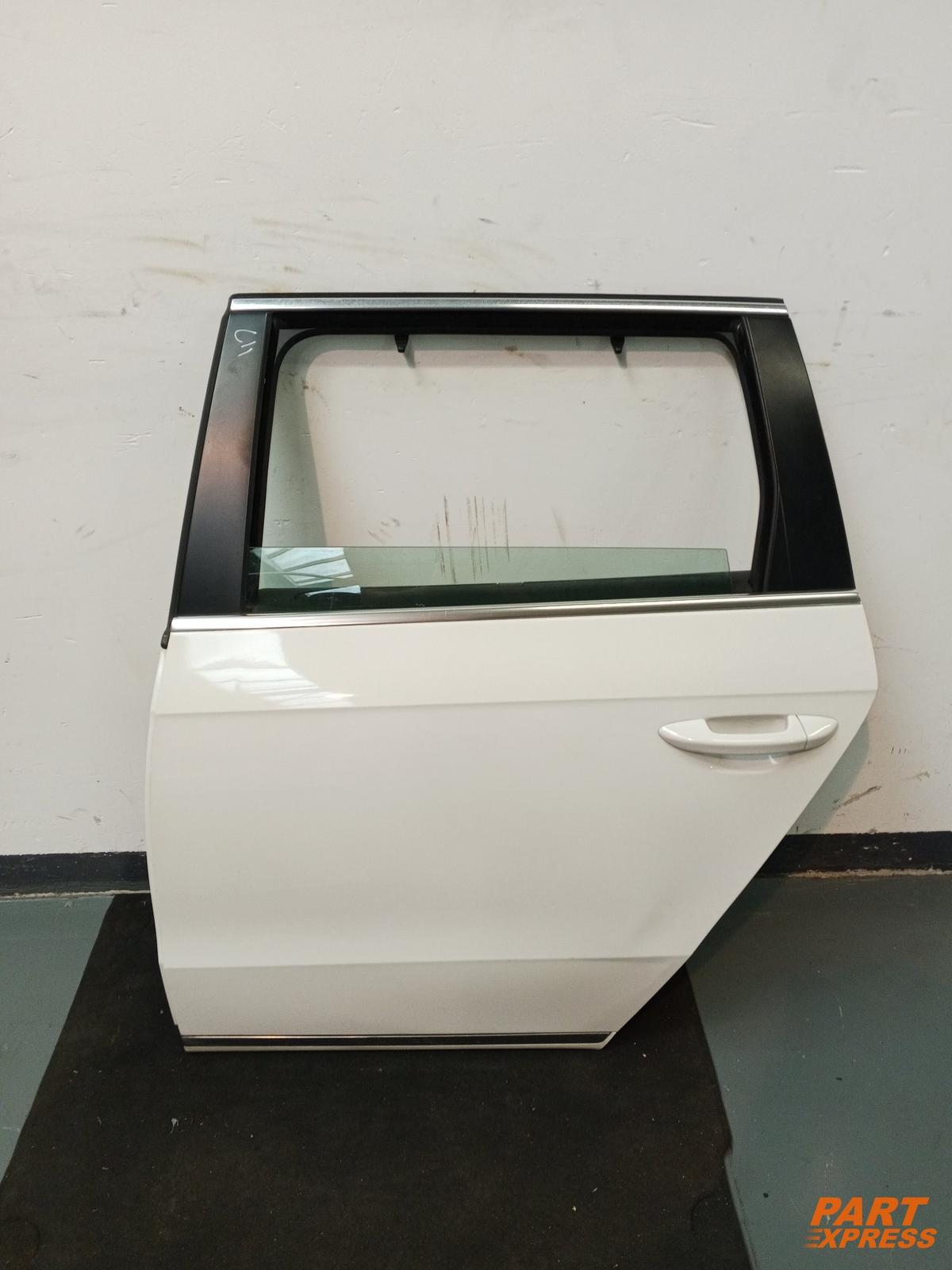 Door Complete Rear Left VW Passat B7 Kombi White B4 Candy Weiß 2010 - 2015