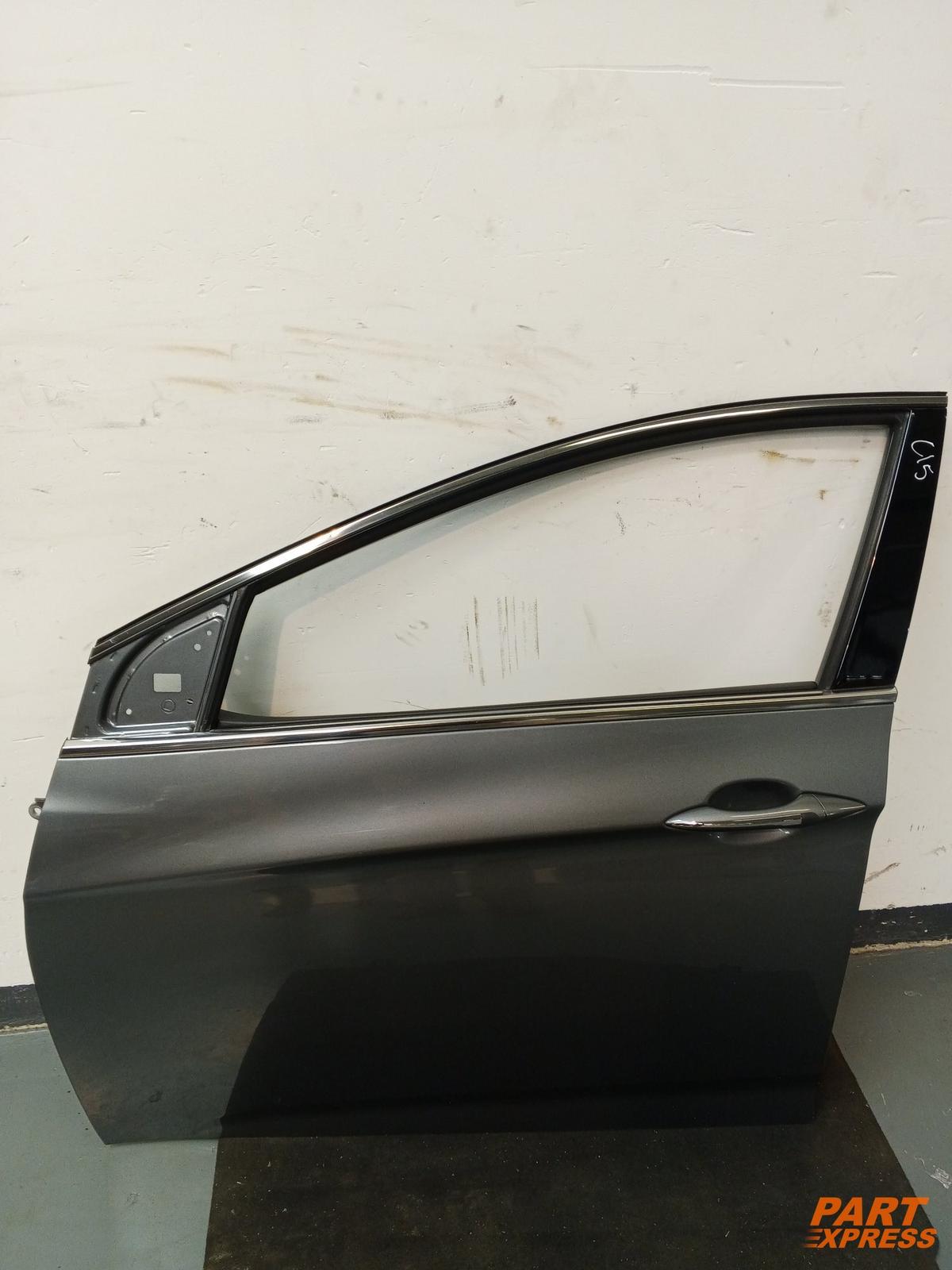 Tür komplett vorne links Hyundai i40 Kombi Silber Titanium Silver 2011 - 2019