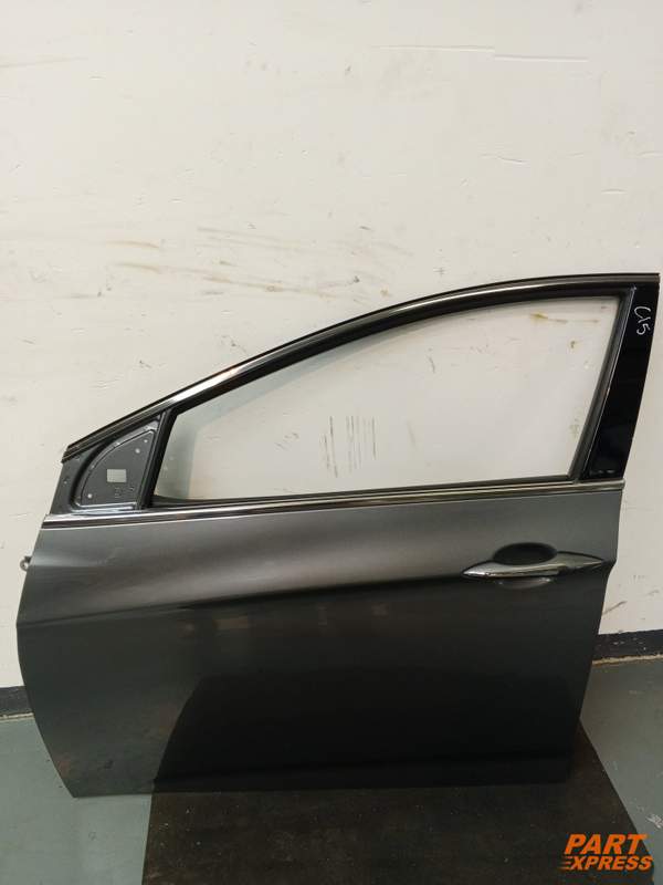 Tür komplett vorne links Hyundai i40 Kombi Silber Titanium Silver 2011 - 2019