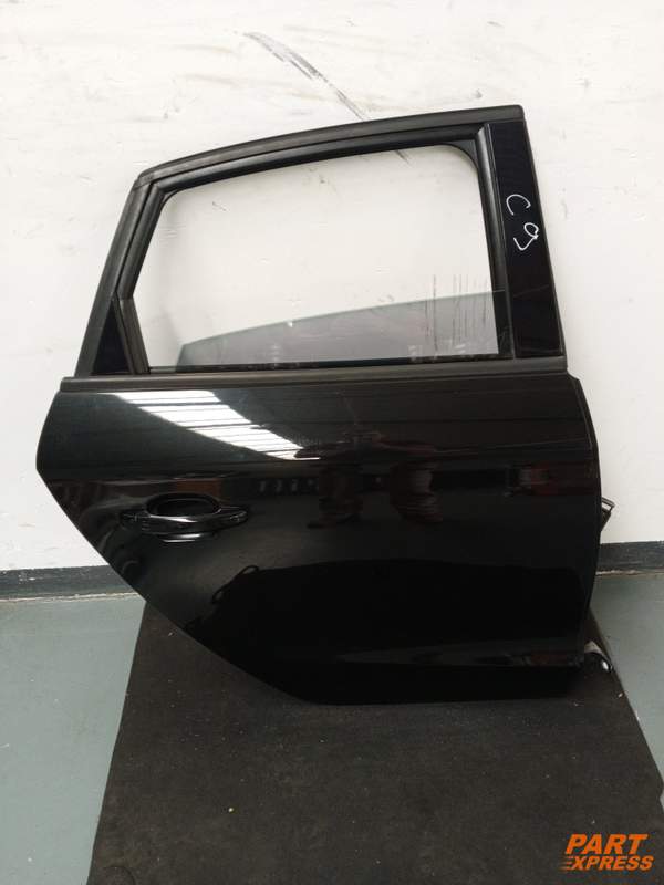 Tür komplett hinten rechts Audi A1 8X 4-türig L8 / Z9Y Phantomschwarz 2010-