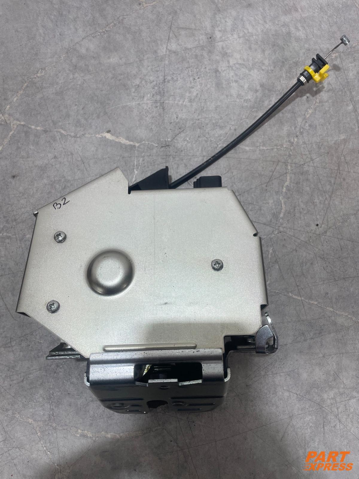 Serratura Portellone Volvo V70 SE Lux III 2007 - 2016 31253449
