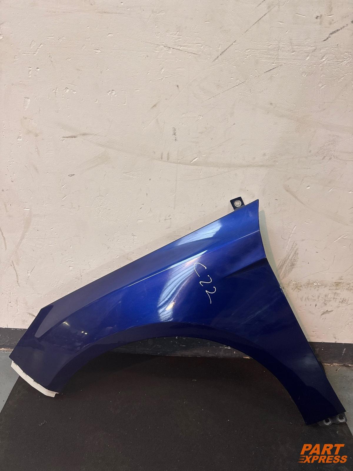 Kotflügel links Ford Focus Mk3 Blau Indic-Blau Metallic 2011 - 2015