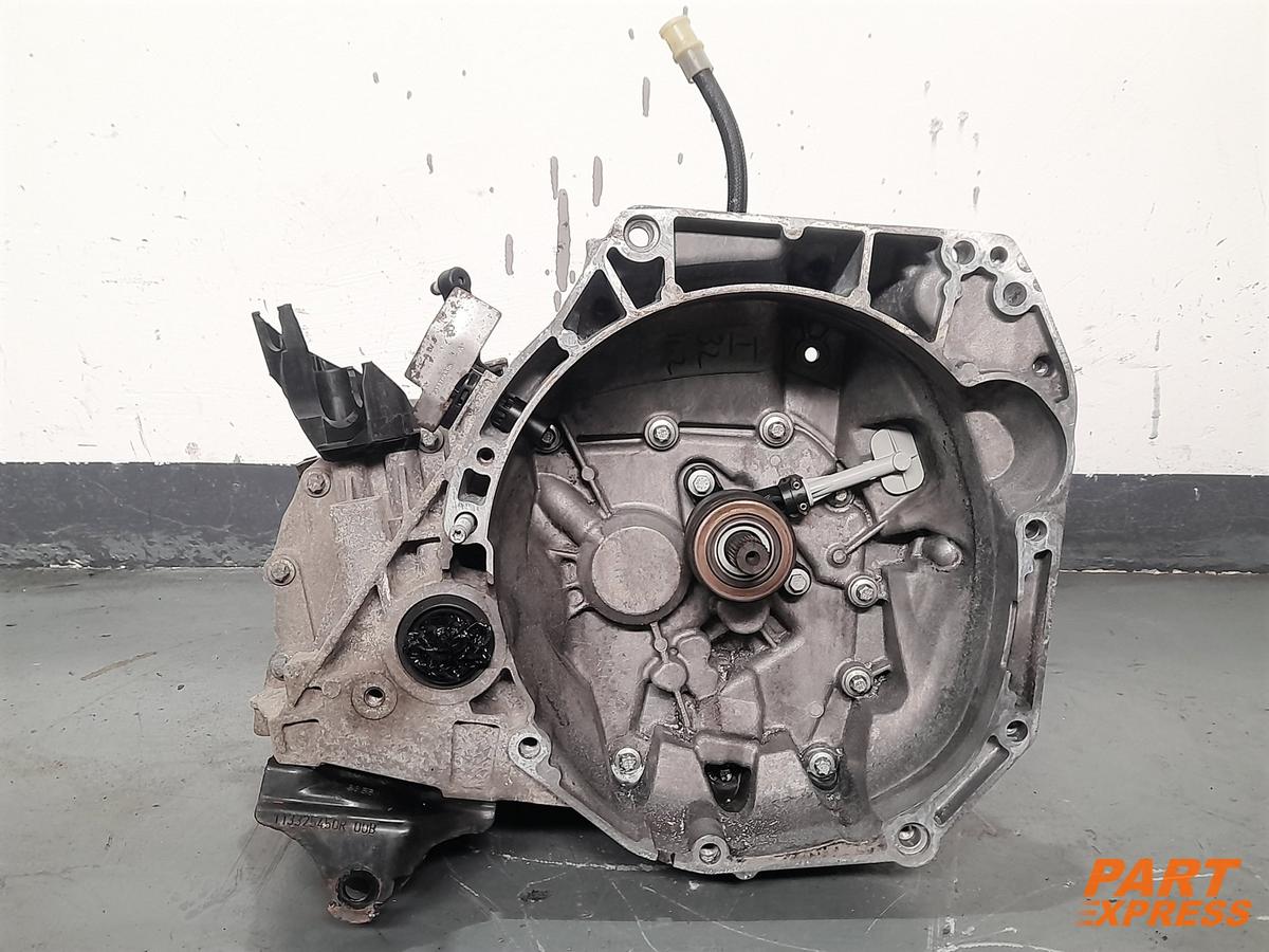 Schaltgetriebe 5 -Gang Renault Captur Dacia Sandero Logan 0,9l 120tkm 304016619R