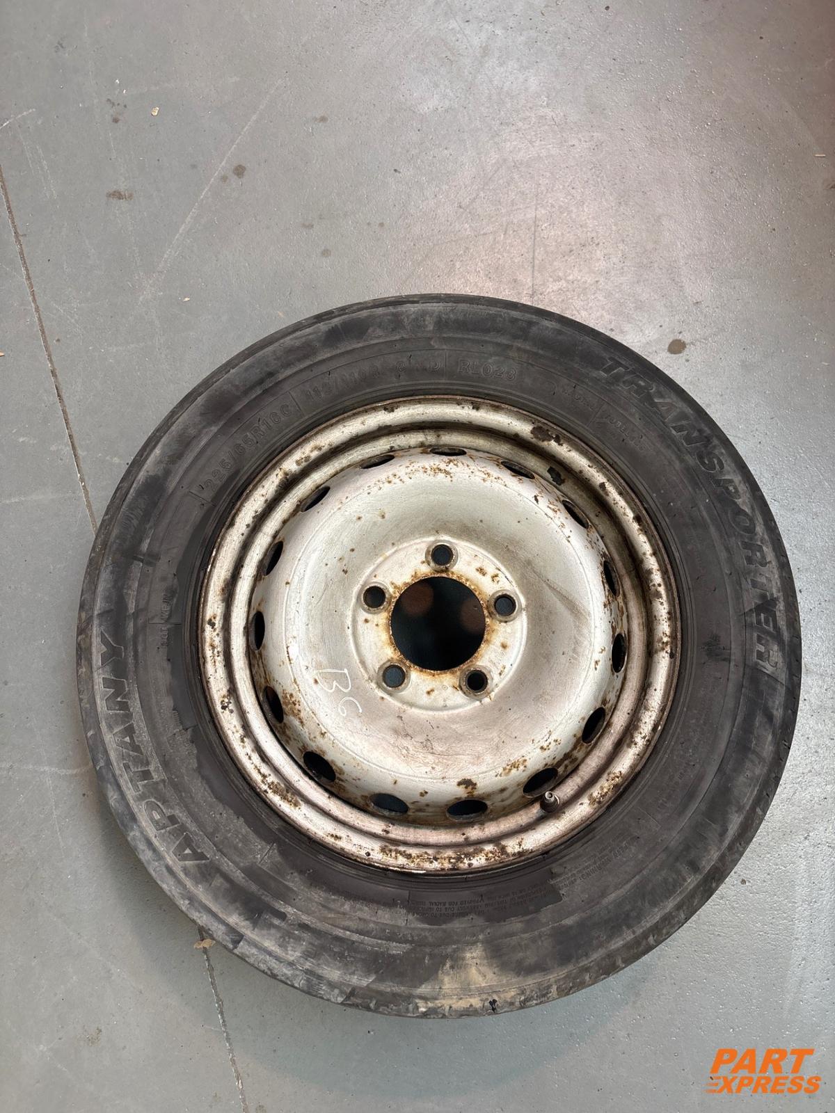 Rad vorne rechts Renault Trucks Master III (X62) 2010 - 2019 bl 8200684598 b
