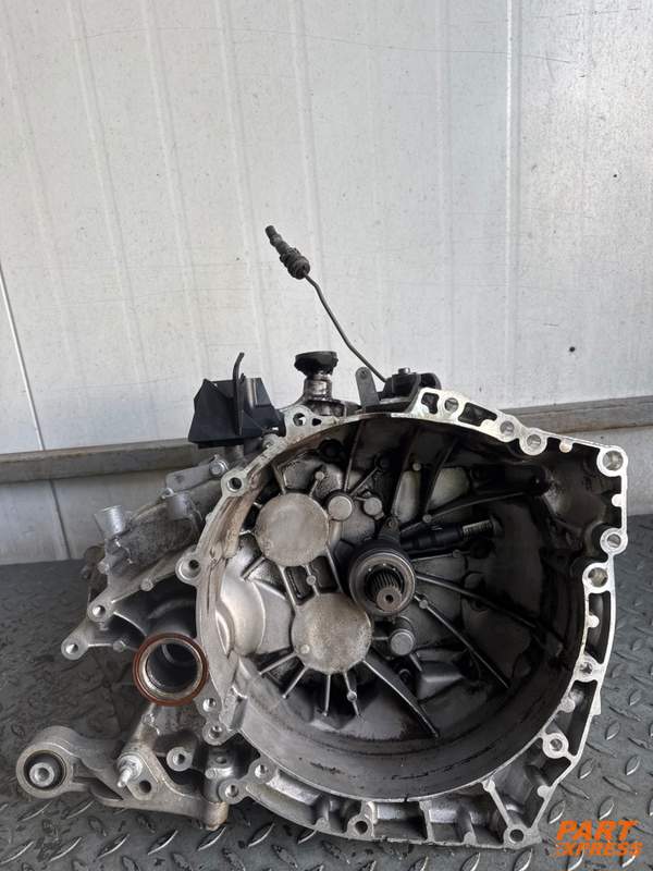 M76 Schaltgetriebe 6-Gang Volvo V40 II 2,0 90kW 96tkm 2012 - 2019 P1285425