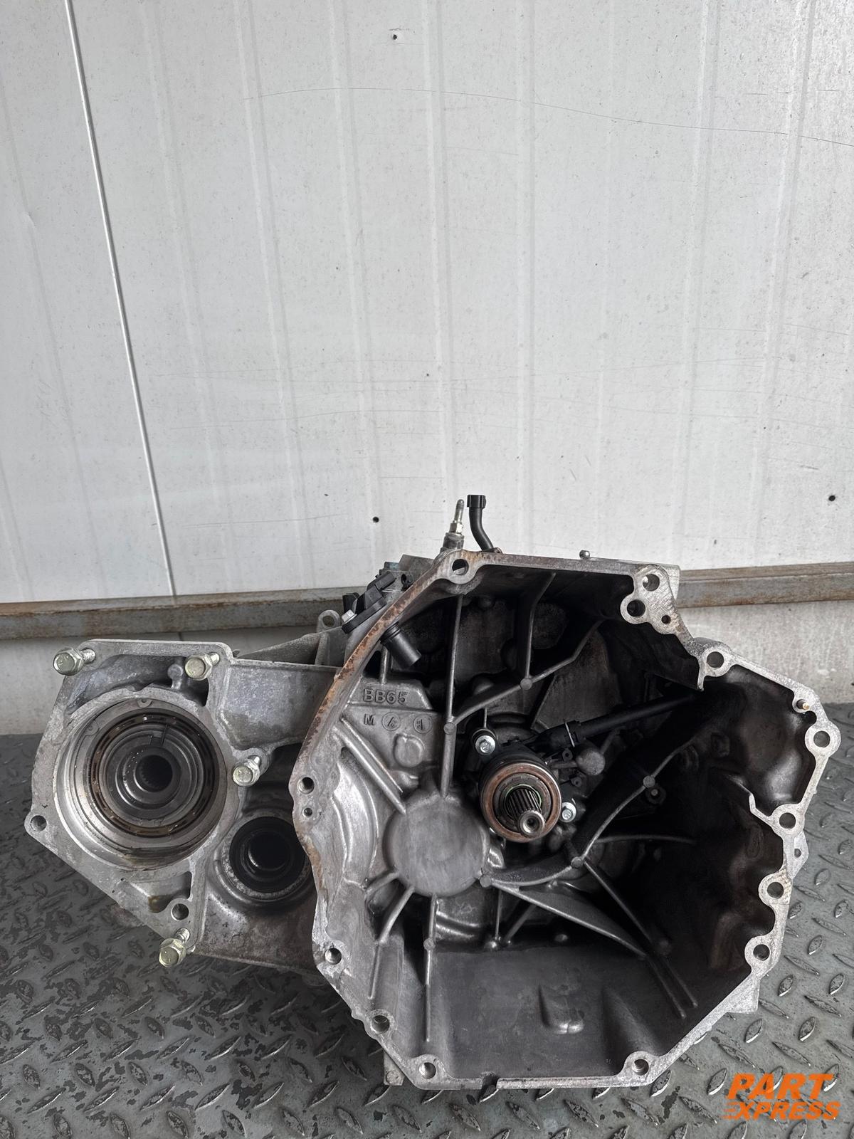 Manual gearbox 6-speed Nissan Qashqai J11 2013 - 2021 87tkm R9M414 320104EA5E
