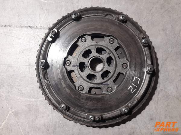 Zweimassenschwungrad Nissan Qashqai J11 2013 - 2021 123104345R