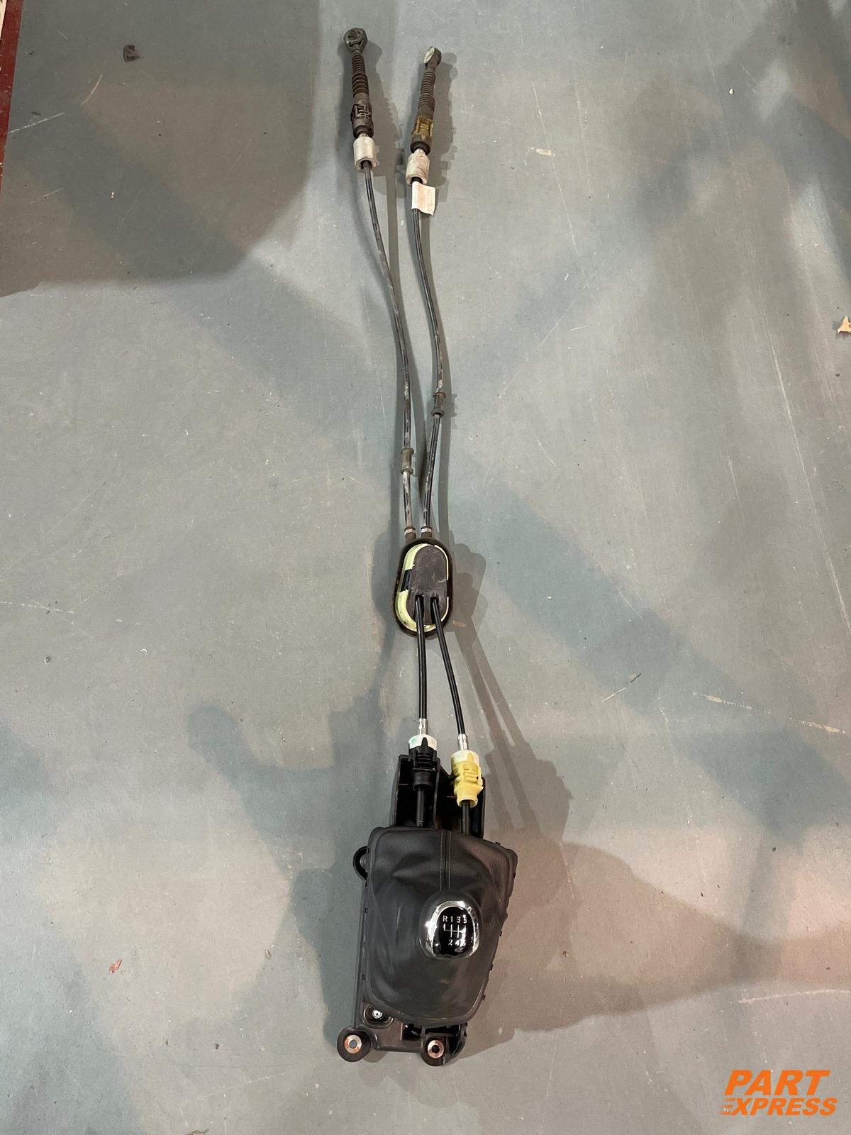 Levier de vitesses avec câbles de sélection Nissan Qashqai J11 2013–2021 9617844