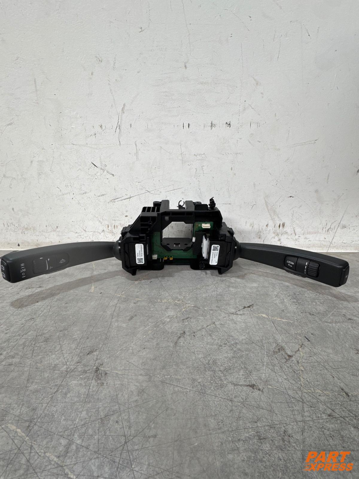 Steering Column Switch Volvo V40 II 2012 - 2019 31481765