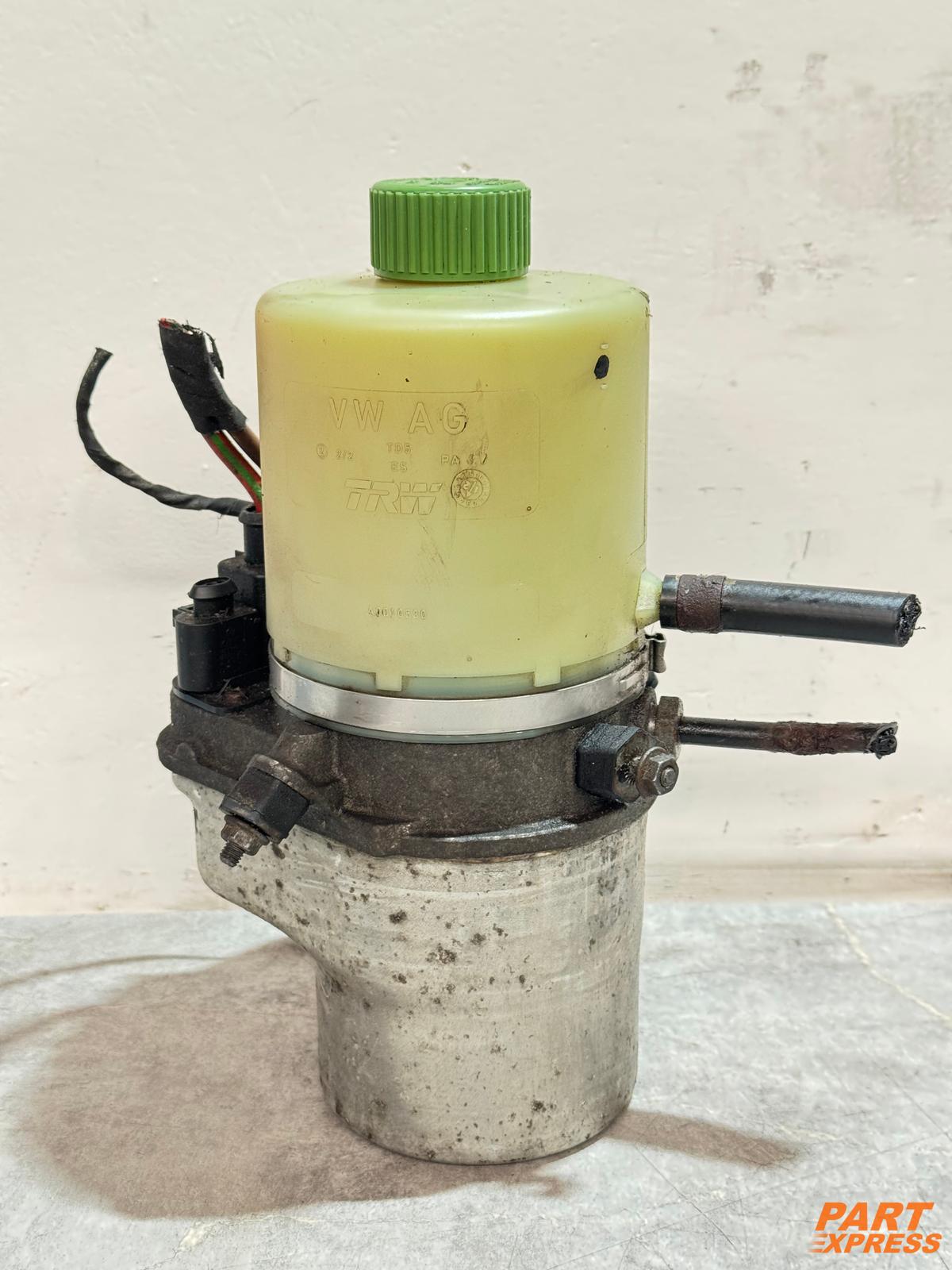 Bomba de dirección asistida Audi A1 8X 2010 - 2018 6R0423156B