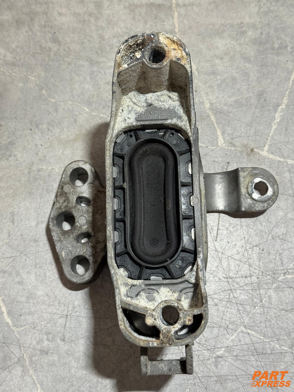 Motorlager links Opel Zafira Tourer C 2011 - 2019 v060840101