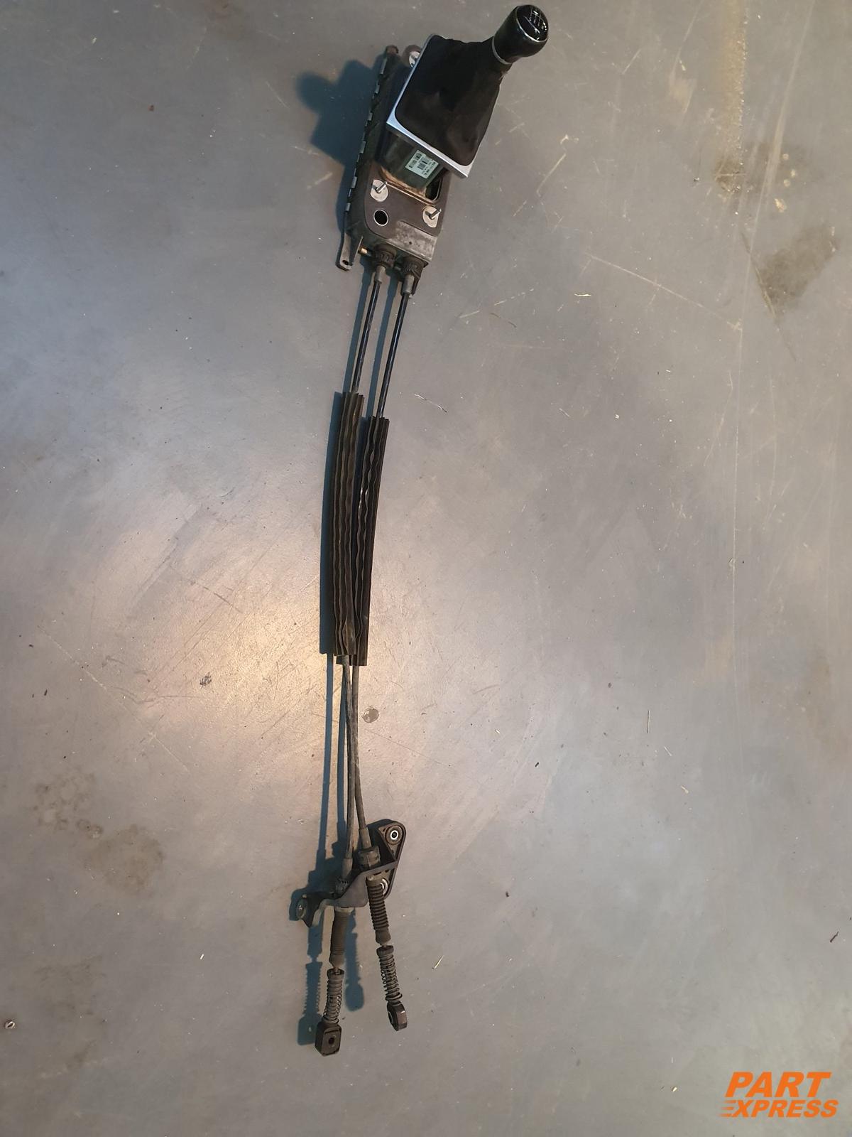 Schalthebel mit Schaltzügen VW Passat B7 2010–2015 3C0 711 049 AL