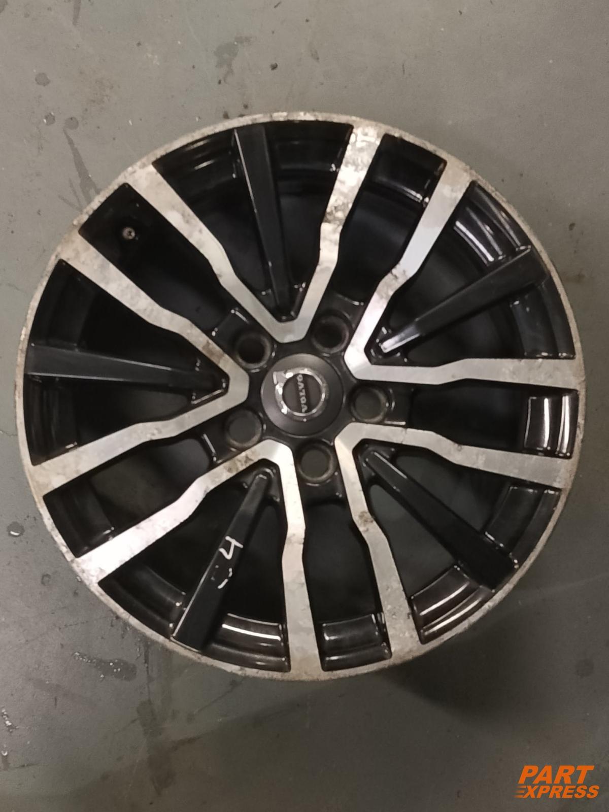 Alufelge 16 Zoll Volvo V40 7Jx16 ET50 31445798