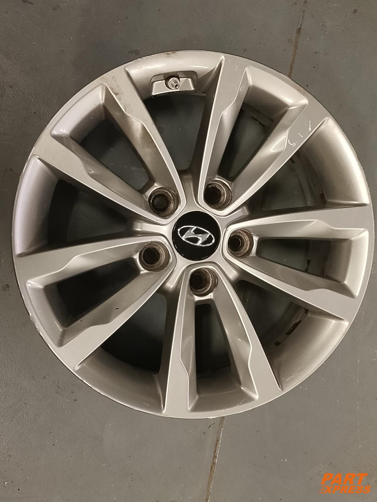 Alufelge 16 Zoll Hyundai i40 7Jx16 ET40 52910-3Z610