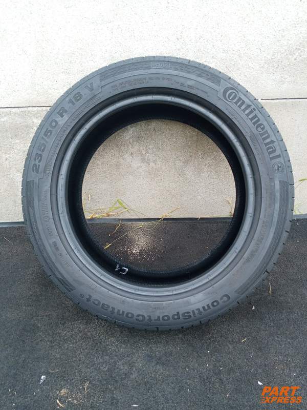 Tyre Continental Ford Kuga Mk2 2012 - 2020 vorne rechts 235/50R18 97V (2122)