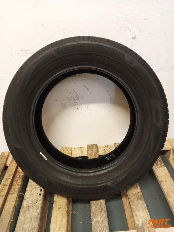 Tyre Land Rover Range Evoque hinten links L538 2011-2019 235/60R18 107W (1326)