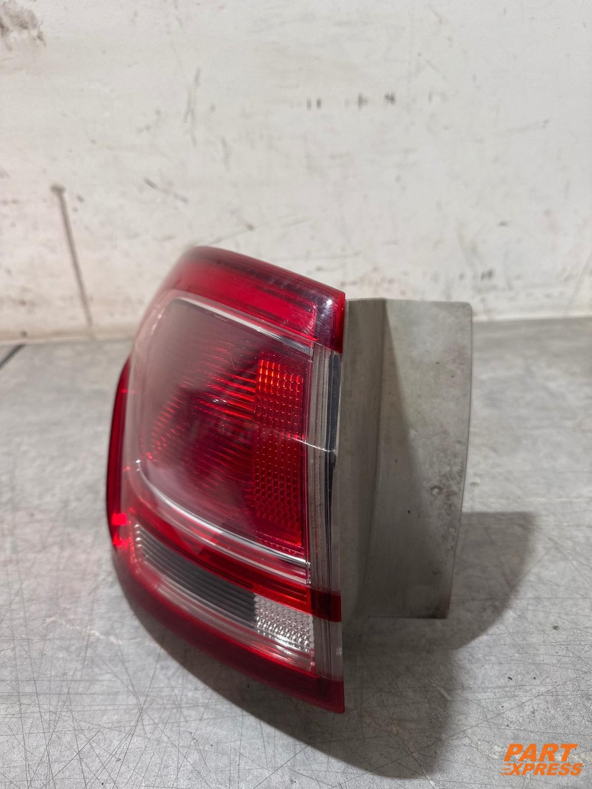 Rückleuchte links Halogen Ford B-Max JK8 Monospace 2012 - 2017 02046099900010