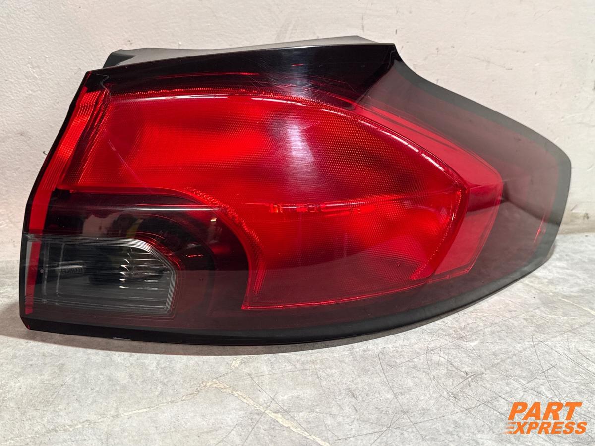Rückleuchte rechts Halogen Opel Zafira Tourer C Monovolume 2011 - 2019 39033313