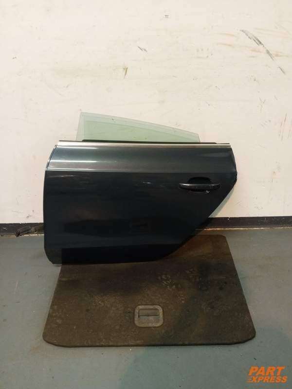 Door Complete Rear Right Audi A5 8T Sportback Grey X5 / Z7H Meteor 2007 - 2016