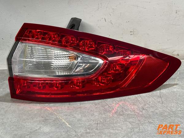 Rückleuchte rechts LED Ford Mondeo Mk5 CD391 Break 2014 - 2022 DS73-13404-CS