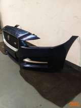 Pare-Chocs Avant Jaguar XE X760 Bleu Dark Sapphire Blue LRC JBM à partir de 2015 – 5